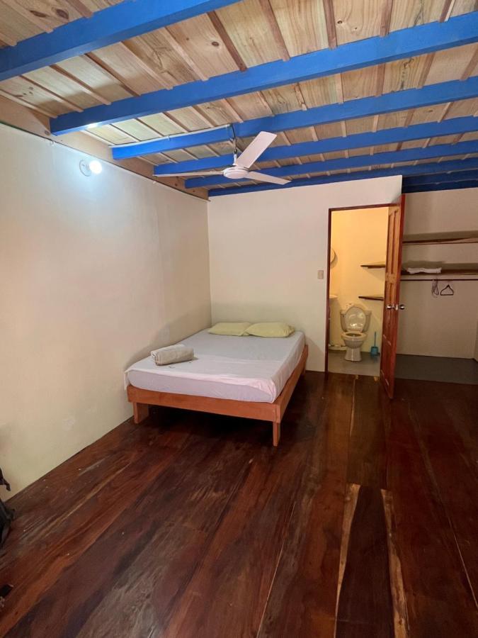 Hostel Tuanis Surf Camp Playa Santa Teresa  Extérieur photo